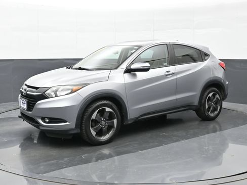Used 2018 Honda HR-V EX image 8