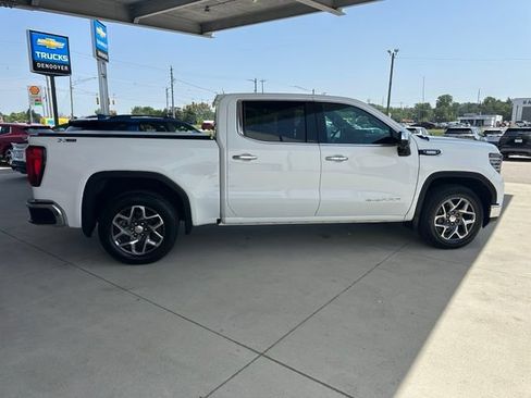 Used 2023 GMC Sierra 1500 SLT w/ X31 Off-Road Package AWD/4WD image 5