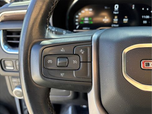 Used 2022 GMC Yukon XL SLE image 26