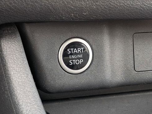 Certified 2022 Nissan Rogue SV image 16