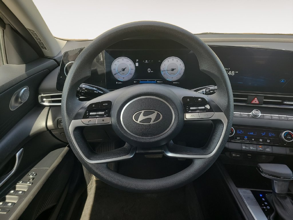 Used 2024 Hyundai Elantra SEL FWD image 12