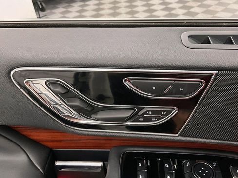 Used 2024 Lincoln Navigator Reserve w/ Monochromatic Package AWD/4WD image 40