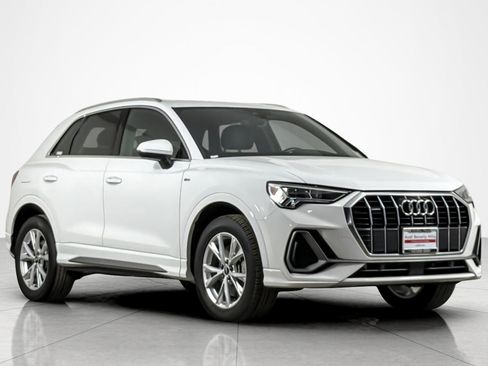 Used 2023 Audi Q3 2.0T Premium AWD/4WD image 7