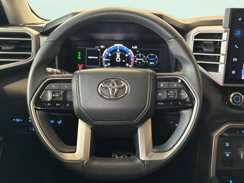 Used 2024 Toyota Sequoia SR5 w/ SR5 Premium Package AWD/4WD image 19