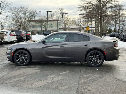 Used 2021 Dodge Charger SXT w/ Blacktop Package image 10