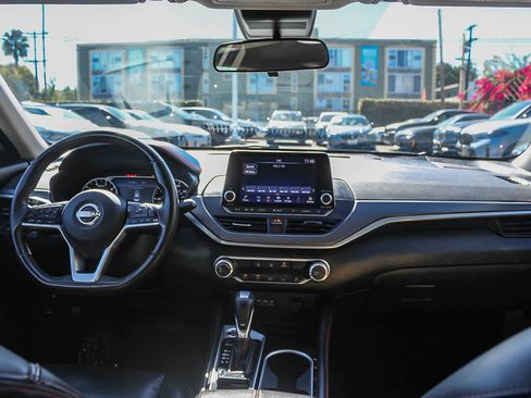 Used 2023 Nissan Altima 2.5 SR image 12