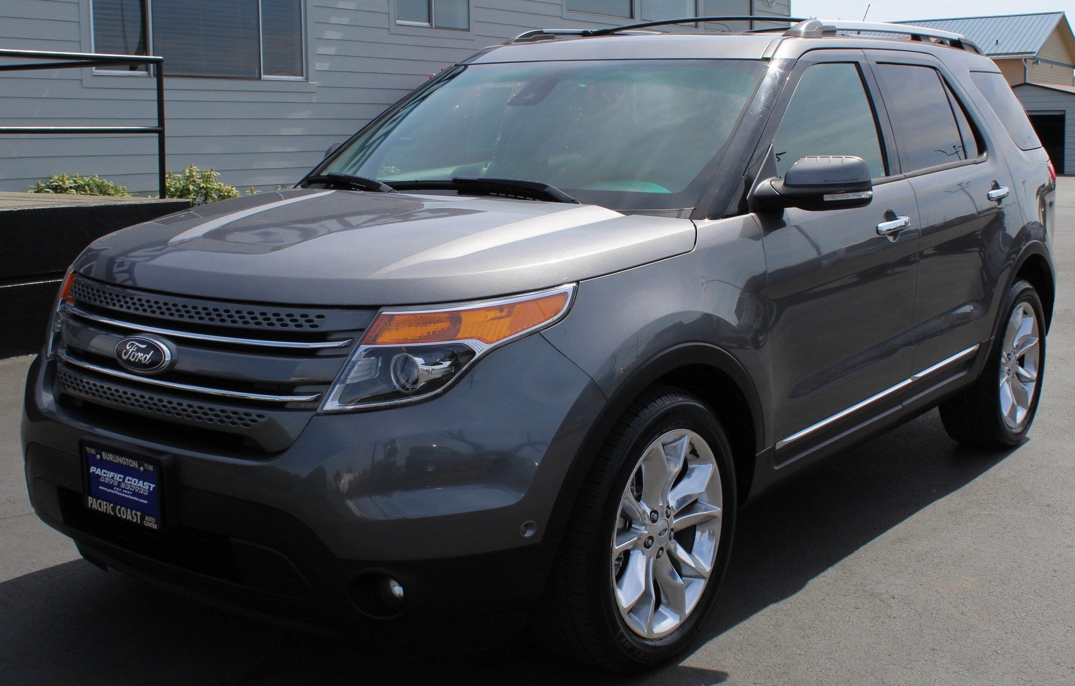 Used 2013 Ford Explorer Limited AWD/4WD image 2