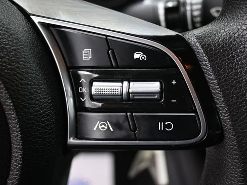 Used 2024 Kia Forte LXS FWD image 17