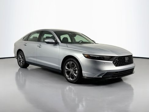Used 2026 Honda Accord EX-L image 3