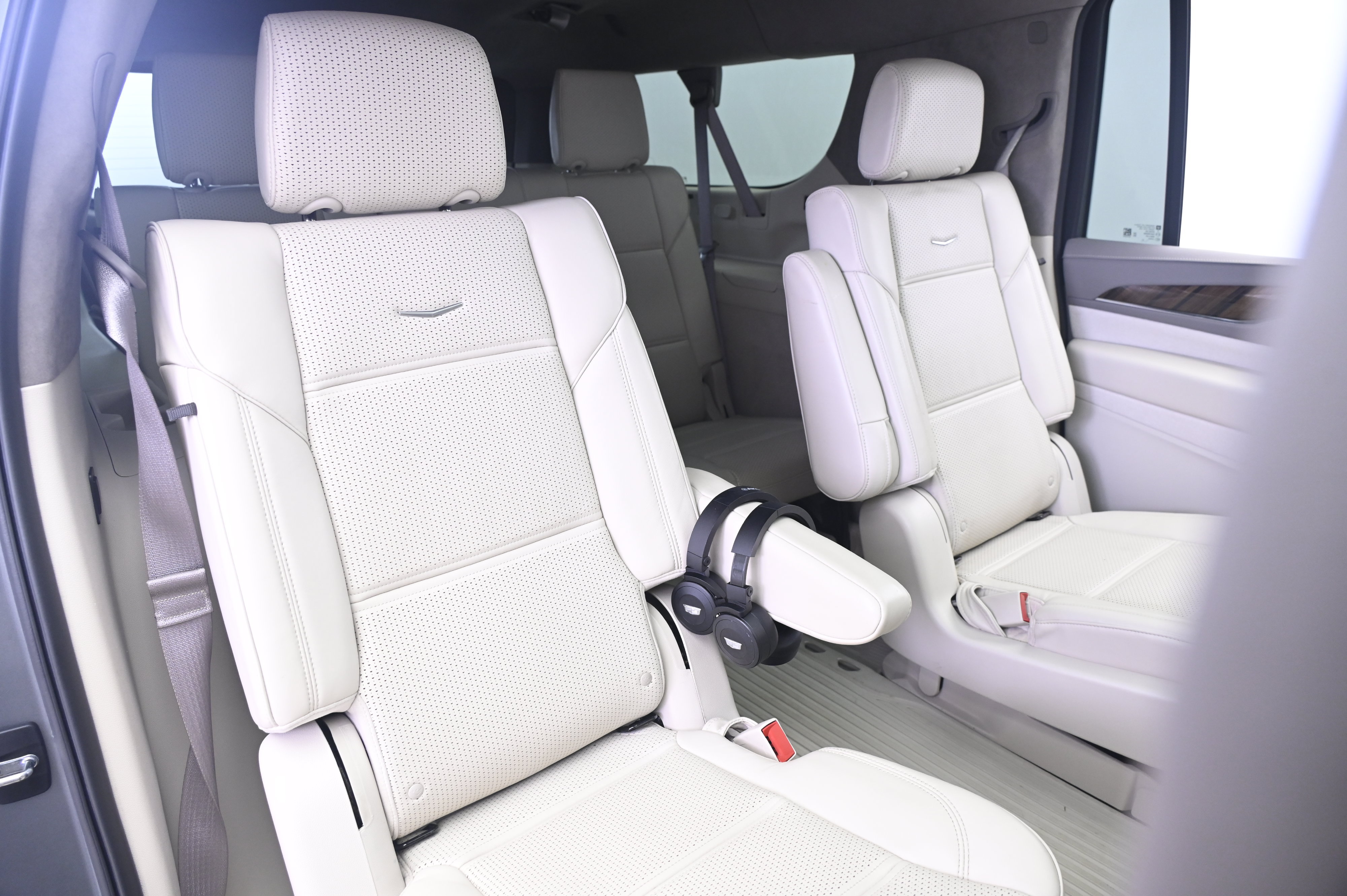Used 2022 Cadillac Escalade ESV Premium Luxury Platinum AWD/4WD image 20