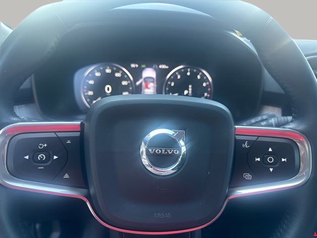 Used 2019 Volvo XC40 T5 Momentum AWD/4WD image 10