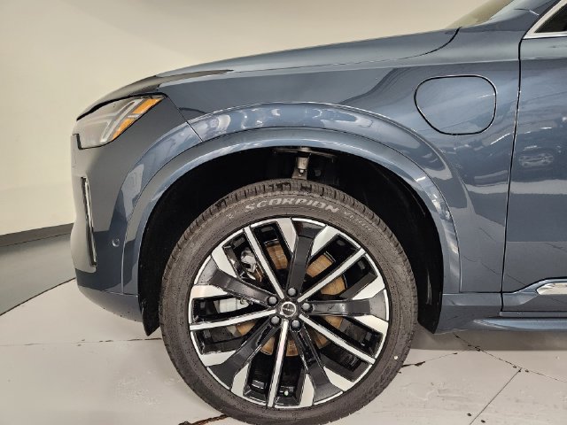 New 2026 Volvo XC90 T8 Plus w/ Protection Package Premier AWD/4WD image 11