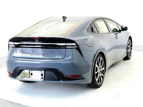 New 2026 Toyota Prius Plug-In Hybrid FWD image 5