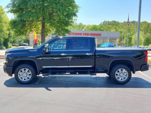 Used 2024 Chevrolet Silverado 2500 High Country w/ High Country Premium Package AWD/4WD image 10