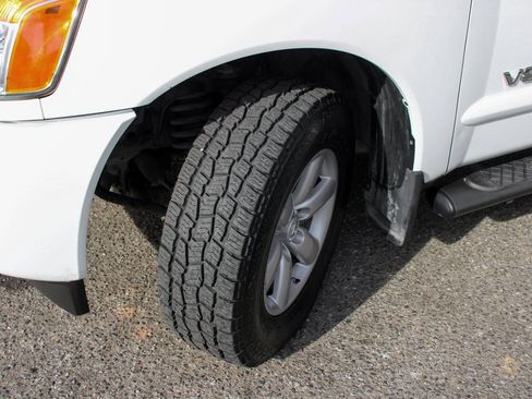 Used 2013 Nissan Titan SV w/ SV Value Truck Pkg image 40