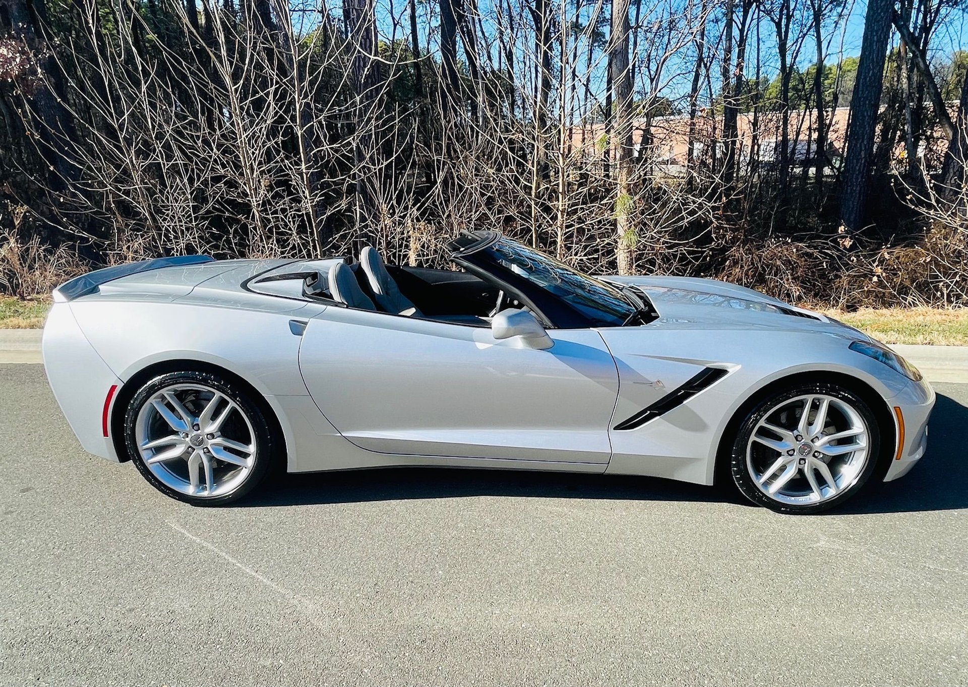 Used 2015 Chevrolet Corvette Stingray Convertible w/ 2LT Preferred Equipment Group RWD image 7