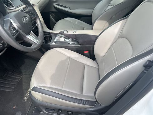 Used 2023 INFINITI QX50 Sensory AWD/4WD image 4