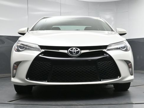 Used 2017 Toyota Camry SE image 22
