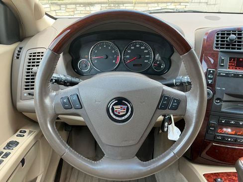 Used 2006 Cadillac SRX w/ Seating Package RWD image 21