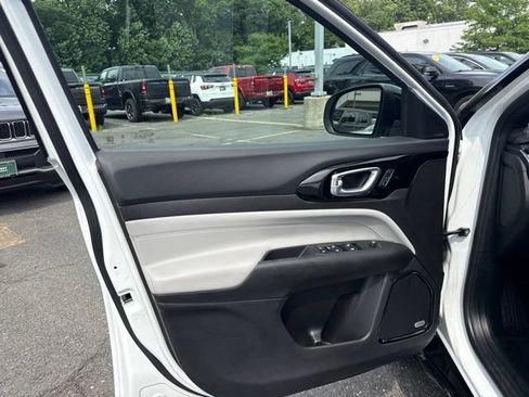 Used 2024 Jeep Compass Limited w/ Elite Group AWD/4WD image 28