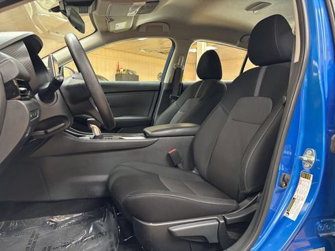 Used 2025 Nissan Sentra SV FWD image 24