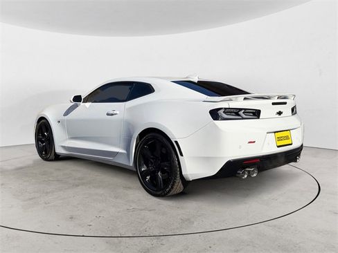 Used 2018 Chevrolet Camaro SS image 3