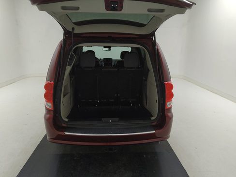 Used 2017 Dodge Grand Caravan SXT FWD image 29