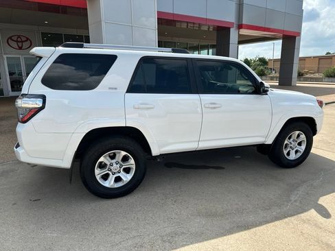 Used 2024 Toyota 4Runner SR5 Premium w/ Moonroof Package RWD image 8