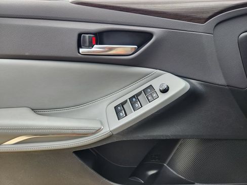 Used 2020 Toyota Avalon XLE w/ Moonroof Package FWD image 25