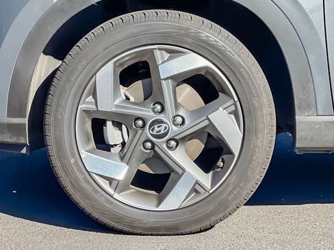 Certified 2025 Hyundai Venue SEL image 38