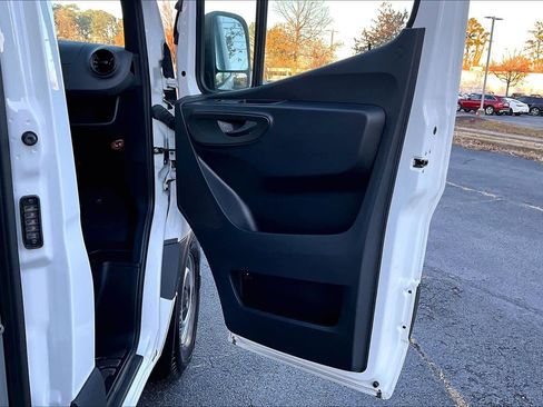 Used 2023 Mercedes-Benz Sprinter 2500 image 22