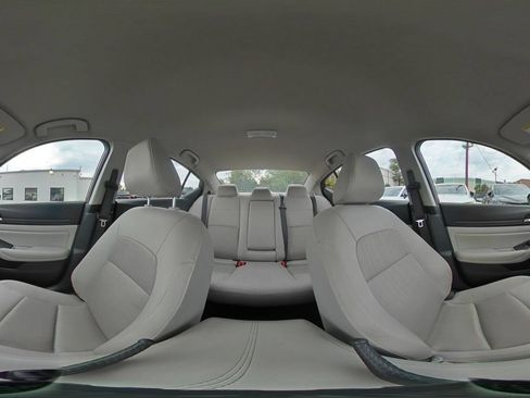Used 2025 Nissan Altima 2.5 SV FWD image 42