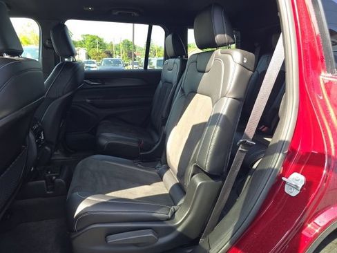 Used 2025 Jeep Grand Cherokee L Laredo AWD/4WD image 26