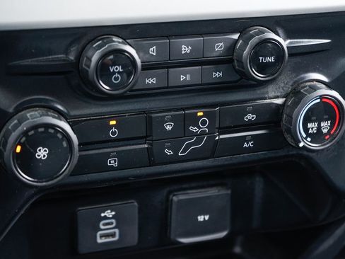 Used 2024 Ford F250 XL w/ XL Chrome Package image 35