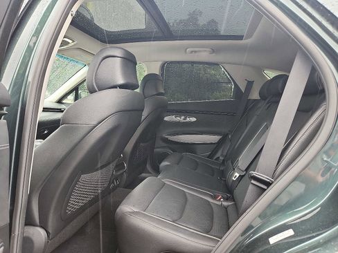 Used 2022 Genesis GV70 2.5T w/ Advanced Package image 10