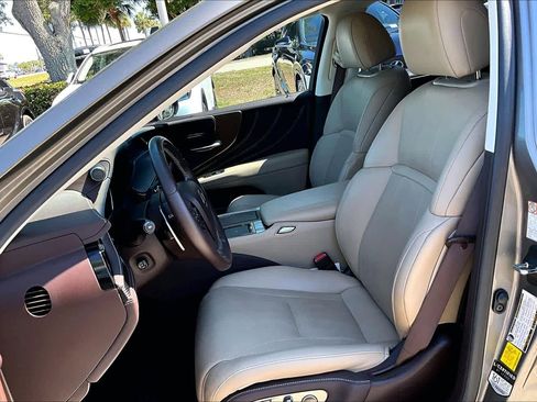 Used 2020 Lexus LS 500 w/ Accessory Package (Z2) RWD image 8