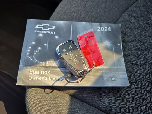 Used 2024 Chevrolet Equinox LT image 33
