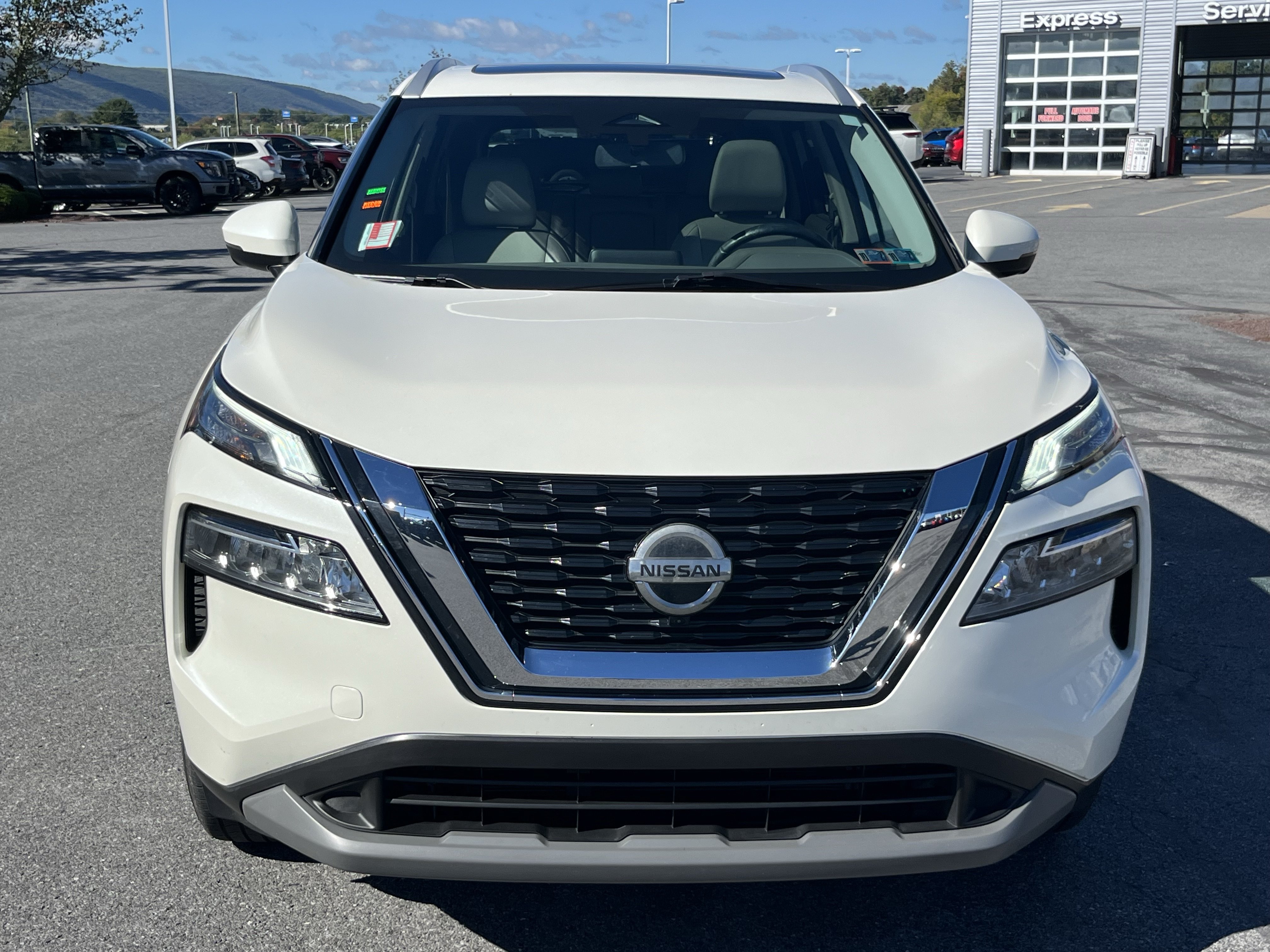 Used 2021 Nissan Rogue SV w/ Premium Package AWD/4WD image 12