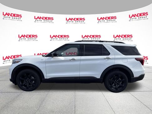 Used 2022 Ford Explorer ST-Line w/ Class IV Trailer Tow Package AWD/4WD image 6