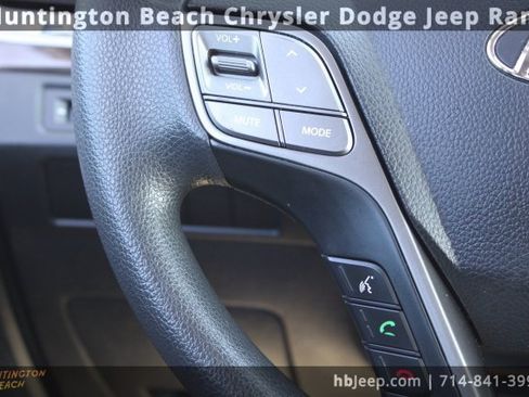 Used 2018 Hyundai Santa Fe SE image 15