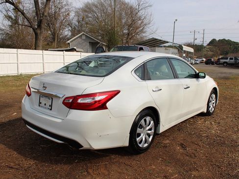 Used 2016 Nissan Altima 2.5 S w/ Power Driver Seat Package image 7