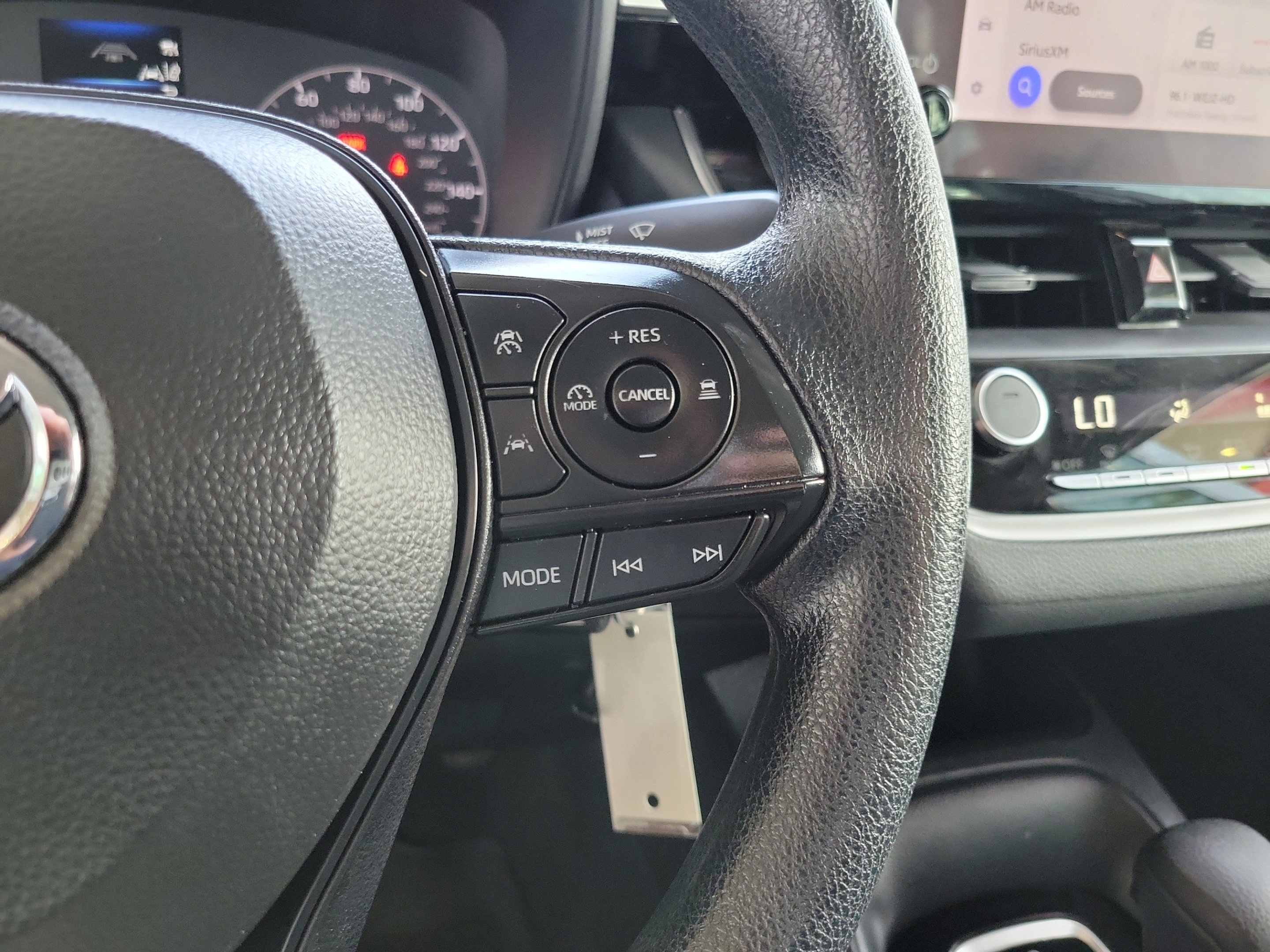 Used 2024 Toyota Corolla LE FWD image 10