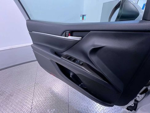Used 2022 Toyota Camry LE w/ Carpet Mat Package (TMS) AWD/4WD image 31