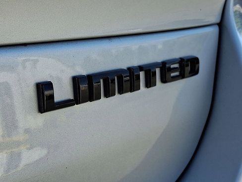 Used 2022 Jeep Grand Cherokee L Limited w/ Black Appearance Package AWD/4WD image 24