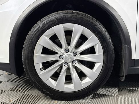 Used 2021 Tesla Model X Long Range image 31