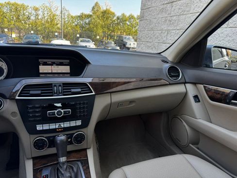 Used 2013 Mercedes-Benz C 300 4MATIC Sedan image 16