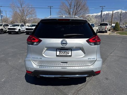 Used 2020 Nissan Rogue SV w/ Premium Package image 6