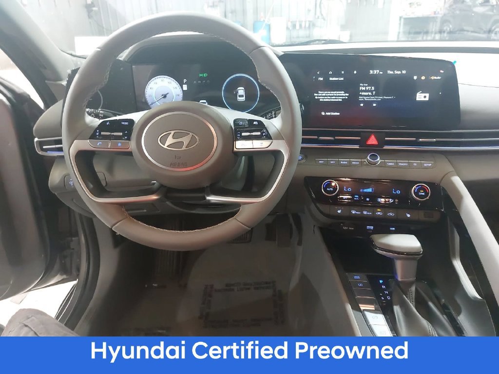 Certified 2025 Hyundai Elantra SEL FWD image 15
