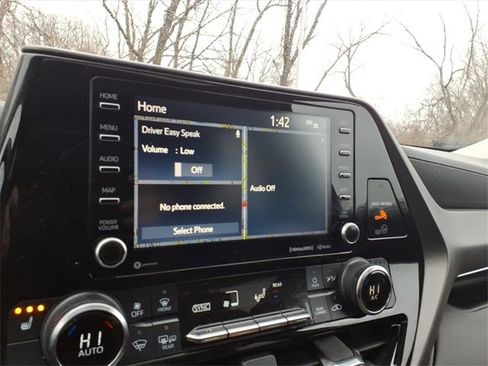 Certified 2022 Toyota Highlander XLE image 22