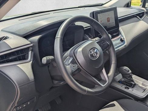 Used 2026 Toyota Corolla Cross LE FWD image 9